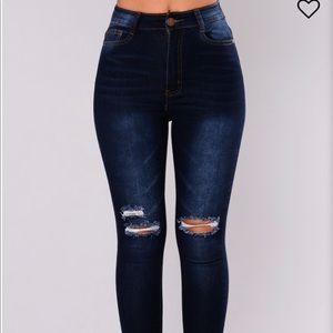 Fashion Nova skinny jeans Size 1/2